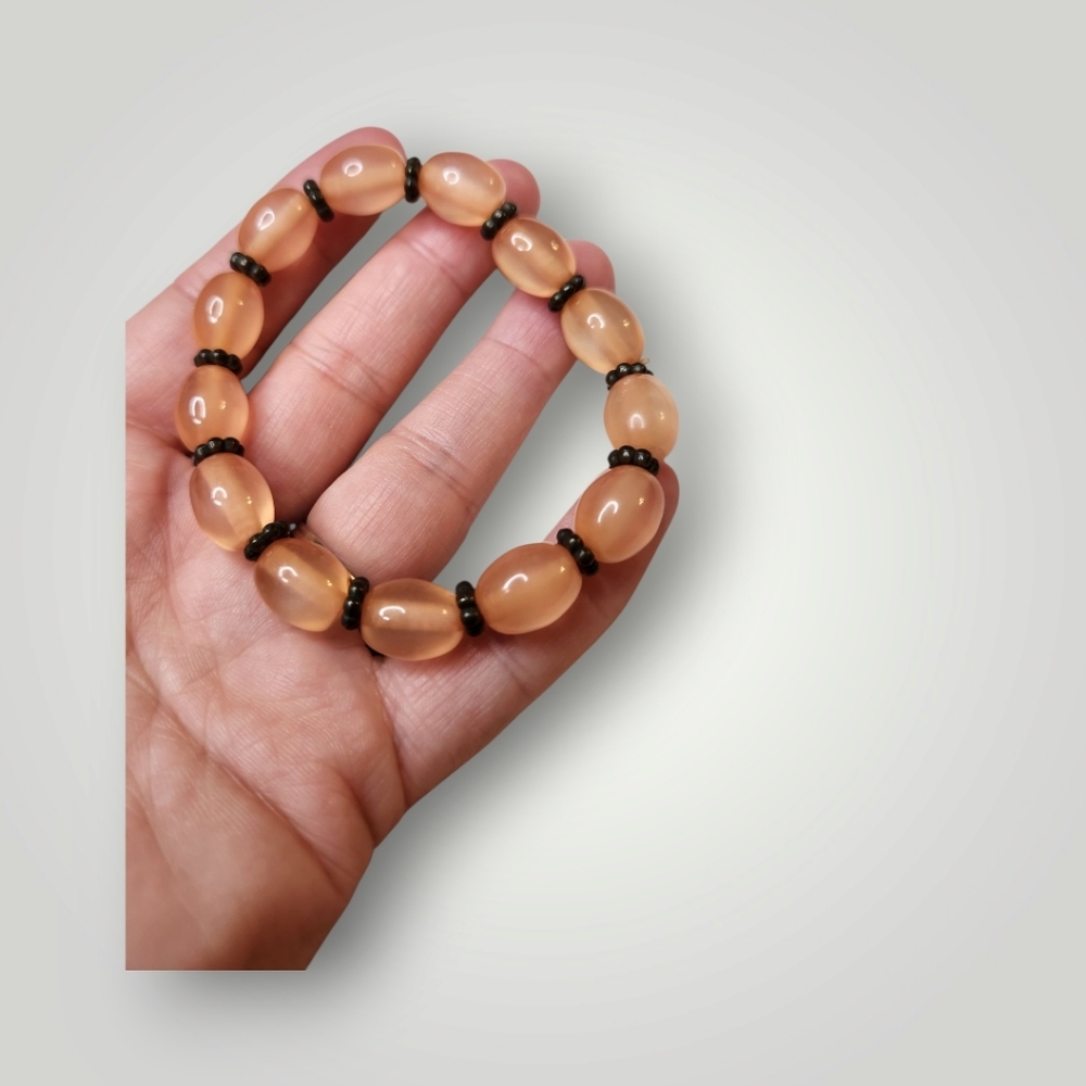 Orange peach Beaded Bracelet - Picture 2 of 6